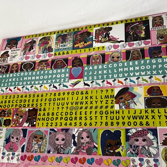 LOL Surprise Giant Sticker Activity Pad - Picture 4 of 5